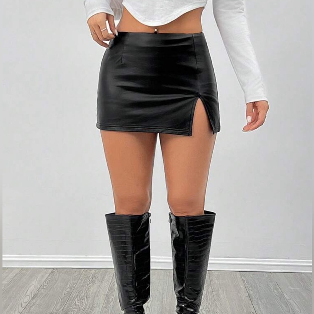 NEW Petite mini skirt
